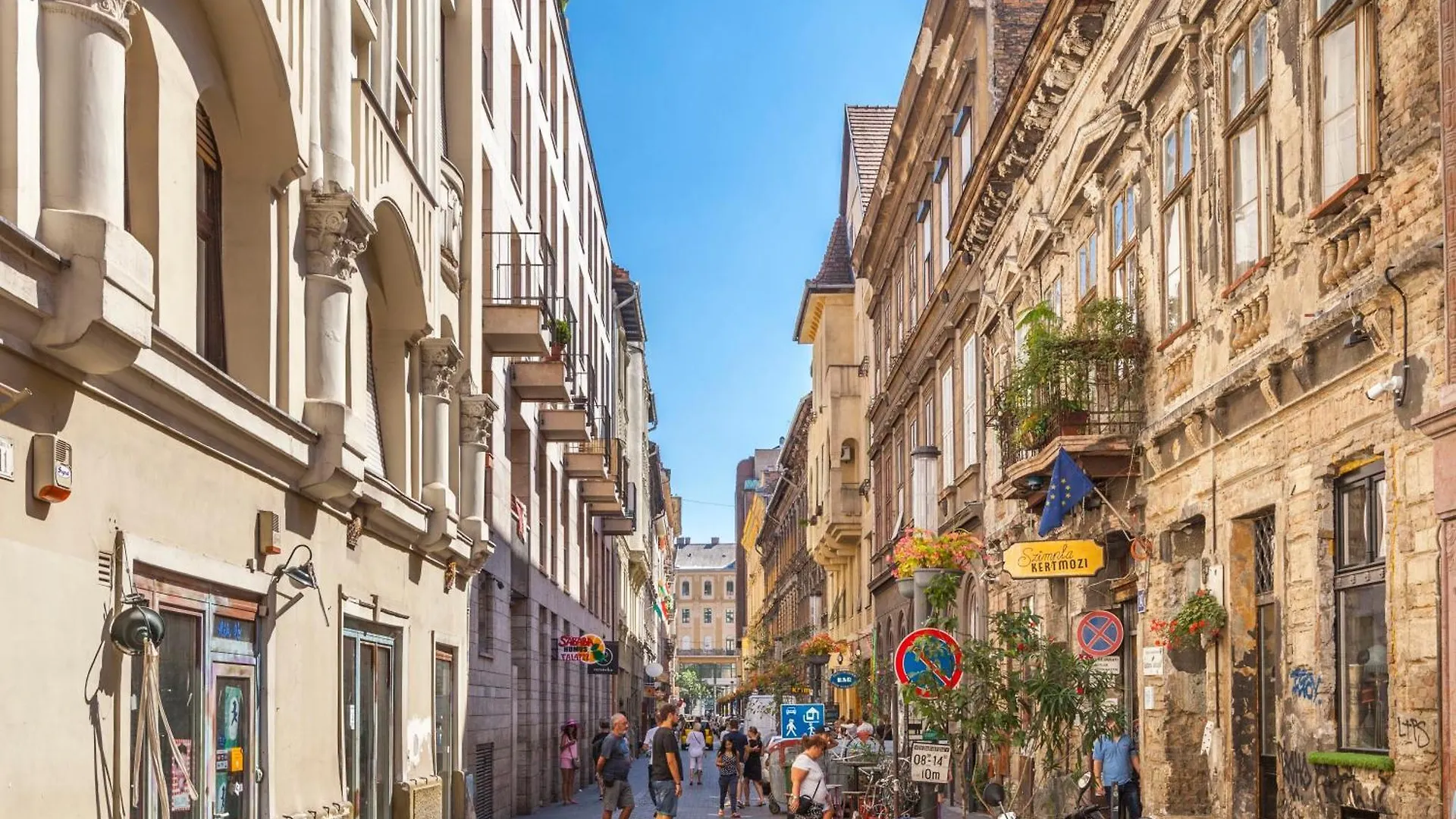 Downtown Haven Apartment Budapest Hungary